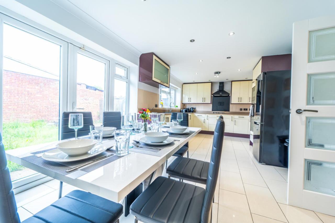 Modern Spacious 4 Bed Hayes Home With Free Parking מראה חיצוני תמונה