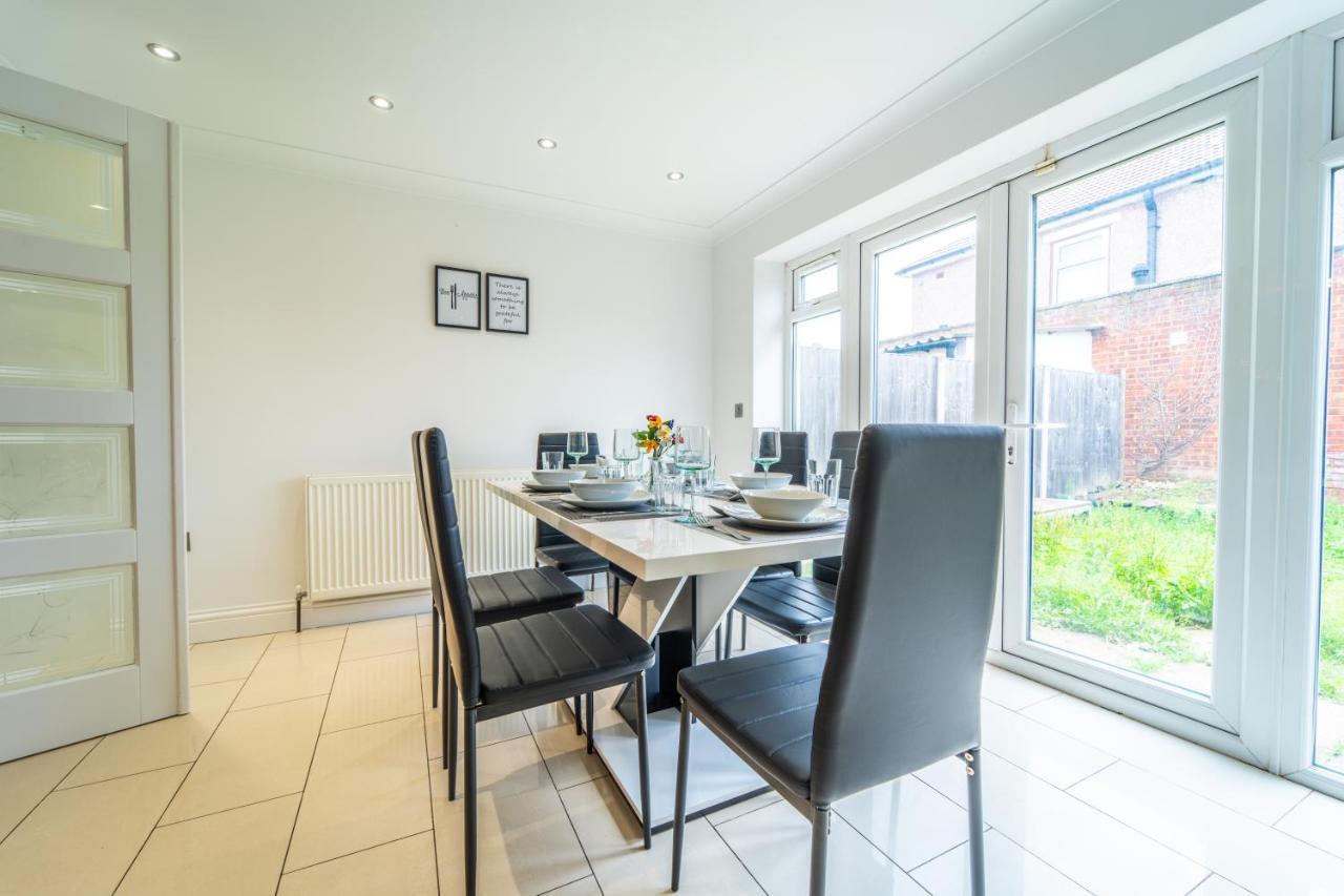 Modern Spacious 4 Bed Hayes Home With Free Parking מראה חיצוני תמונה